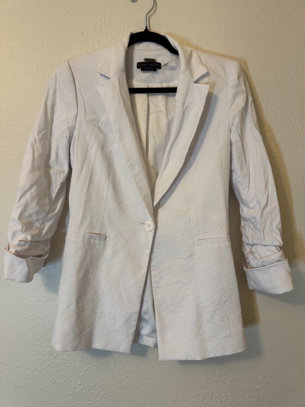 Alice + Olivia Crinkle White Blazer Size S